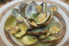 Pink Clams in White Wine