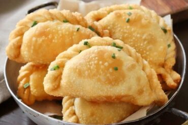 Chilean fried cheese empanadas — golden crispy empanadas de queso