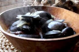 Chilean steamed mussels (choritos al vapor) with longaniza sausage and white wine broth