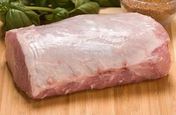 Pork loin (lomo de cerdo) selected for Chilean San Carlos longaniza — 2 kg at 80% lean to 20% fat ratio with 500 g bacon
