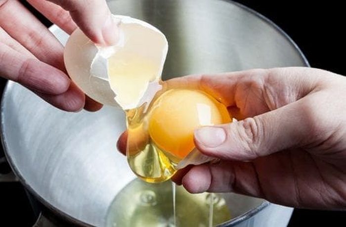 Separating egg yolk from white — first step for the airy sponge cake base