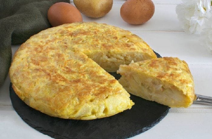 Chilean cauliflower and parsley tortilla served in slices