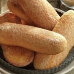 Chilean galletas de champana, the ladyfinger biscuits used to layer the cake