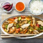Chilean chapsui de pollo, chicken chop suey with vegetables