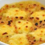 Chilean chupe de papas, a layered potato and cheese casserole