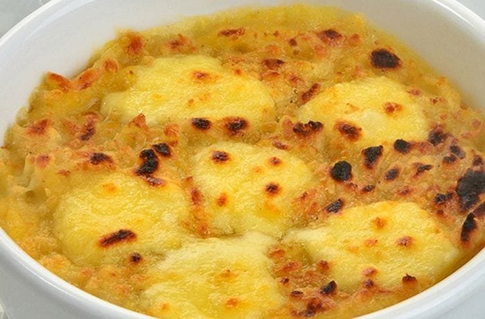 Chilean chupe de papas, a layered potato and cheese casserole