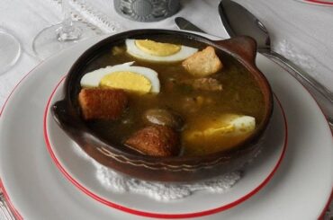 Chilean sopa de jigote, a colonial stew of finely chopped beef with olives, raisins, and egg