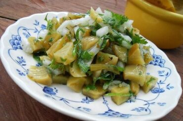 Chilean ulte salad recipe, made with the tender inner stem of cochayuyo seaweed.
