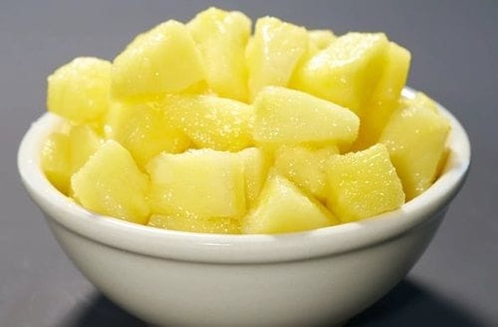 Chopped pineapple for the cake filling