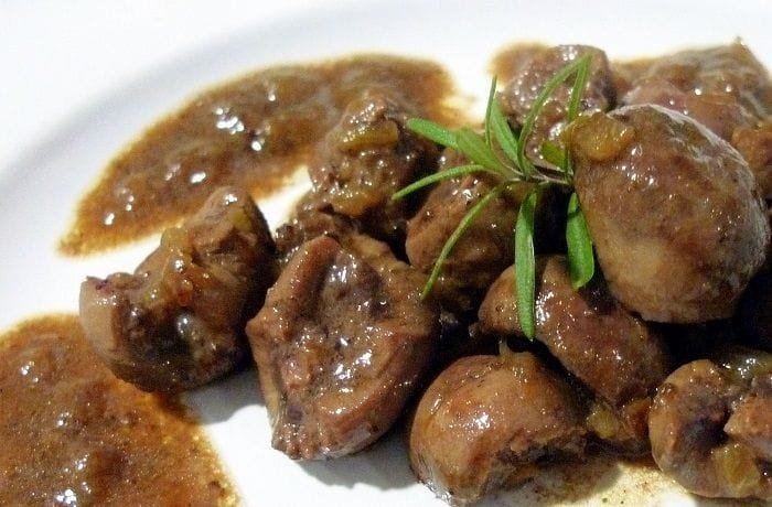 Traditional kidneys in sherry sauce with beef broth, served with parsley
