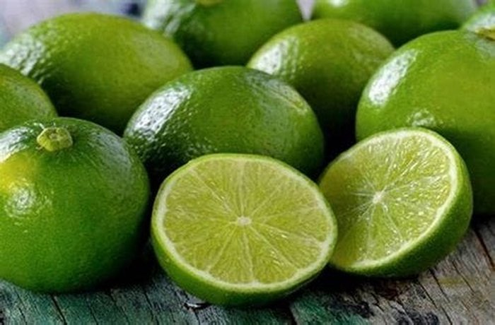 Fragrant Pica lemons for the pisco mojito
