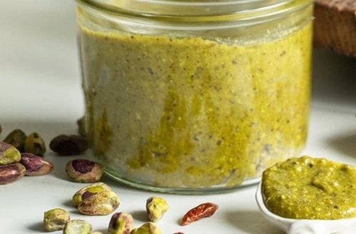 Pistachio cream for the Dubai chocolate filling