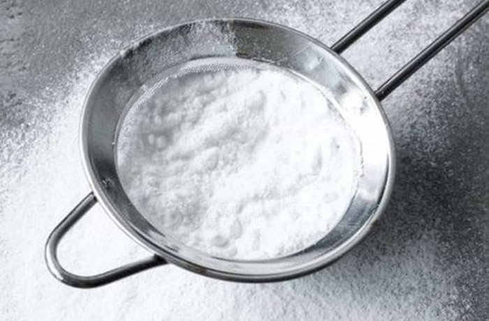 Powdered sugar to dust the finished cake