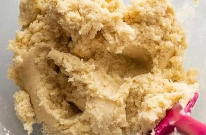 Smooth butter cookie dough ready to chill