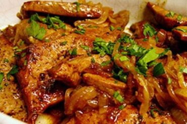Chicken livers in a creamy mustard and mushroom sauce