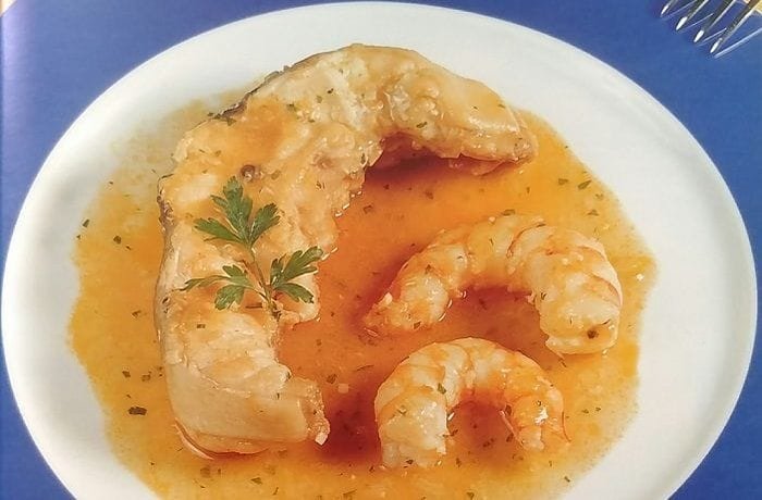 Chilean conger eel braised in beer with shrimp