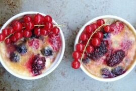 Chilean berry gratin with golden custard