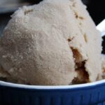 Chilean cola de mono ice cream scoops