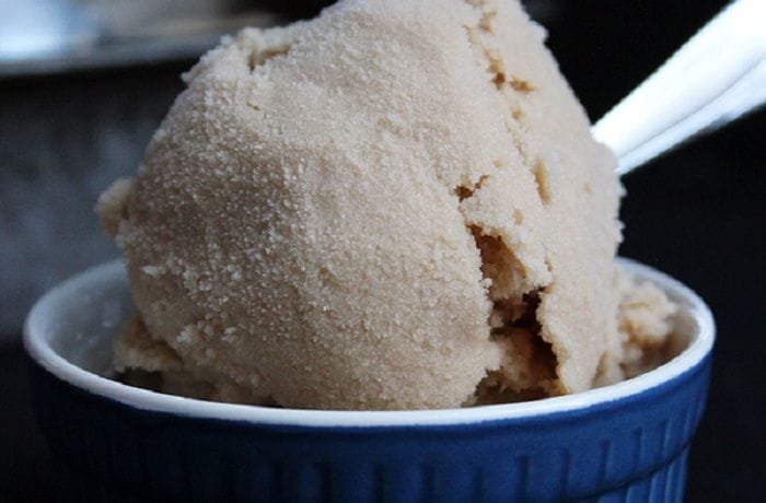 Chilean cola de mono ice cream scoops