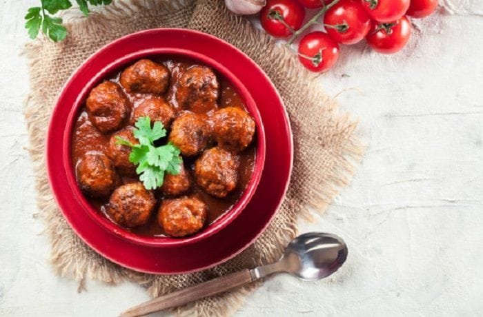 Chilean meatballs in tomato sauce
