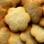Homemade Chilean oil cookies with cinnamon and orange zest