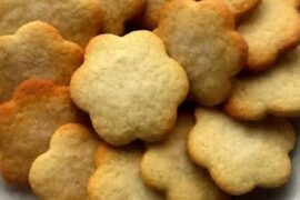 Homemade Chilean oil cookies with cinnamon and orange zest