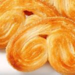 Homemade Chilean palmeritas, caramelized puff pastry palmiers