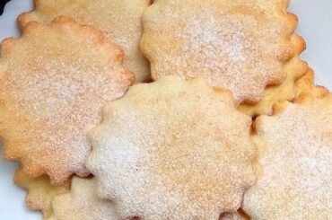 Crisp homemade Chilean wine cookies, galletas de vino, golden at the edges
