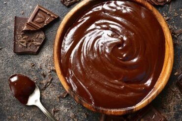 Glossy homemade chocolate ganache