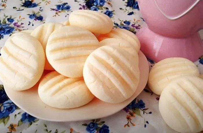 Melt in your mouth cornstarch and condensed milk cookies pressed with a fork