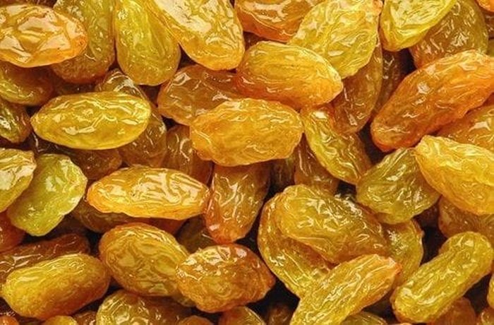 Golden raisins for natural sourdough starter