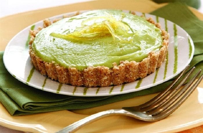 No bake Chilean avocado and condensed milk tart with a cookie crust
