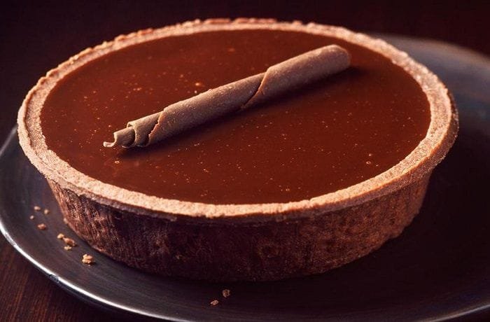 No bake chocolate tart sprinkled with flor de sal