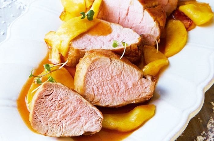 Roast pork loin with apples poached in chancaca
