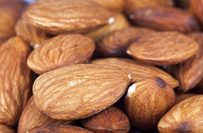 Raw almonds for homemade almond milk
