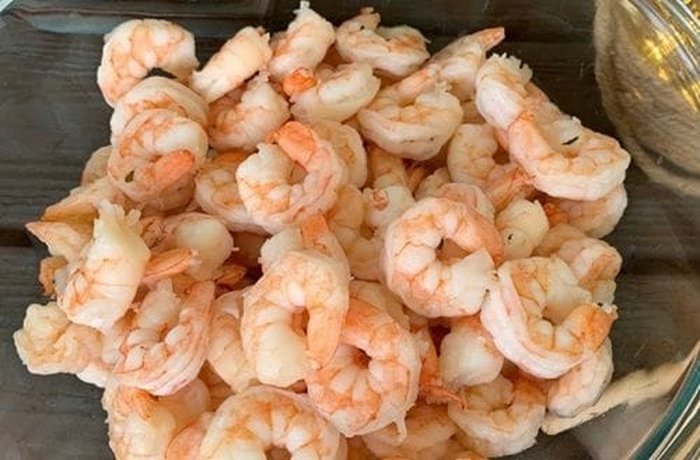 Raw shrimp for Chilean garlic shrimp