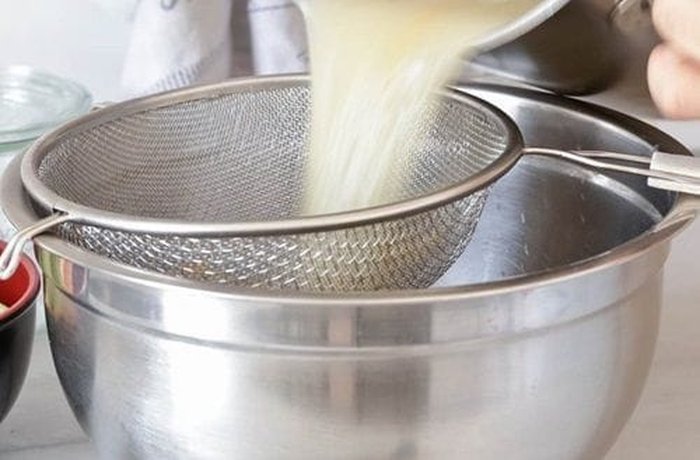 Fine strainer for straining homemade bone broth