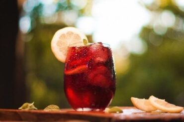 Tinto de verano, red wine with lemon soda, ice, and lemon slices